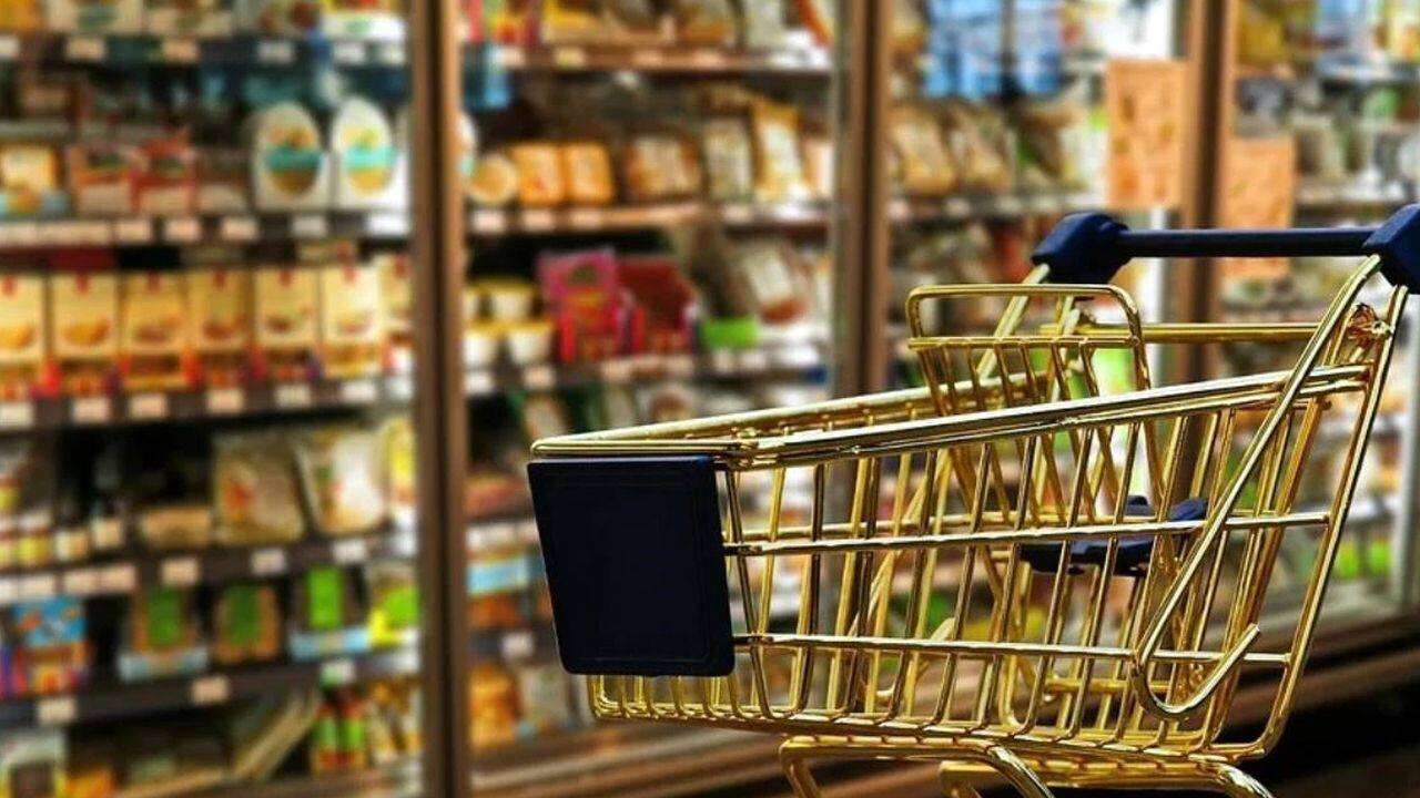 Herkes güvenle alışveriş yapıyordu: Dev market zinciri iflas bayrağını çekti! 12 mağazası birden kapatıldı 2